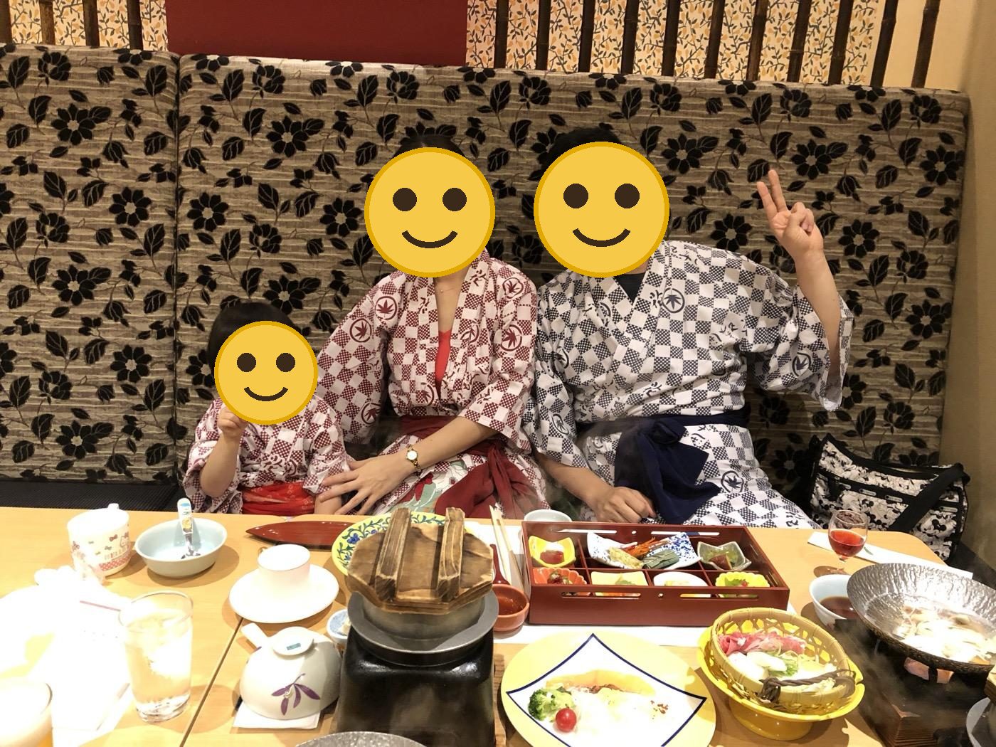 식당에서 가족 저녁